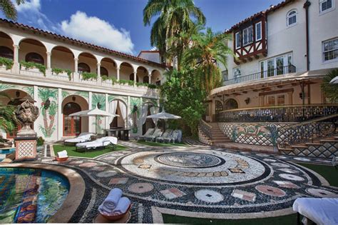 versace mansion miami beach address|who owns versace mansion.